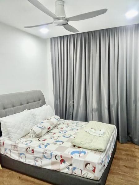 Kediaman Servis untuk Dijual di Country Garden Central Park - Janice . - Bedroom - PropertyGuru.com.my
