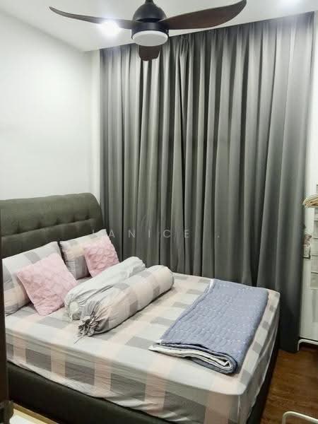 Kediaman Servis untuk Dijual di Country Garden Central Park - Janice . - Bedroom - PropertyGuru.com.my
