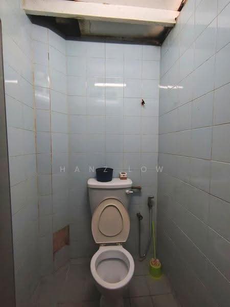 Shop / Office for Rent in Cheras (Kuala Lumpur) - Hanz Low - Bathroom - PropertyGuru.com.my