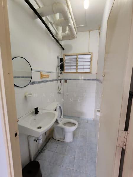 Pangsapuri untuk Dijual di Akasia Apartment - Chan Chong Liang - Bathroom - PropertyGuru.com.my