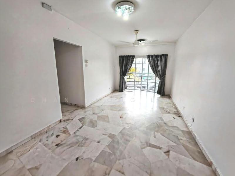 Pangsapuri untuk Dijual di Akasia Apartment - Chan Chong Liang - Living Room - PropertyGuru.com.my