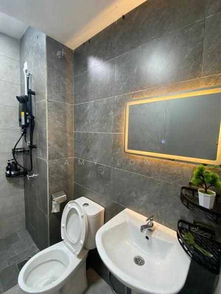 Kediaman Servis untuk Disewa di Traders Park - Amy Low - Bathroom - PropertyGuru.com.my