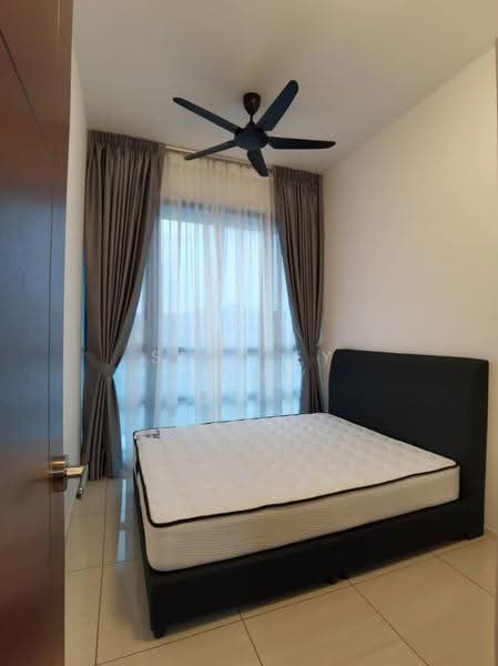Kondominium untuk Disewa di Queens Residences Q1 @ Queens Waterfront - Shelley Voon - Bedroom - PropertyGuru.com.my