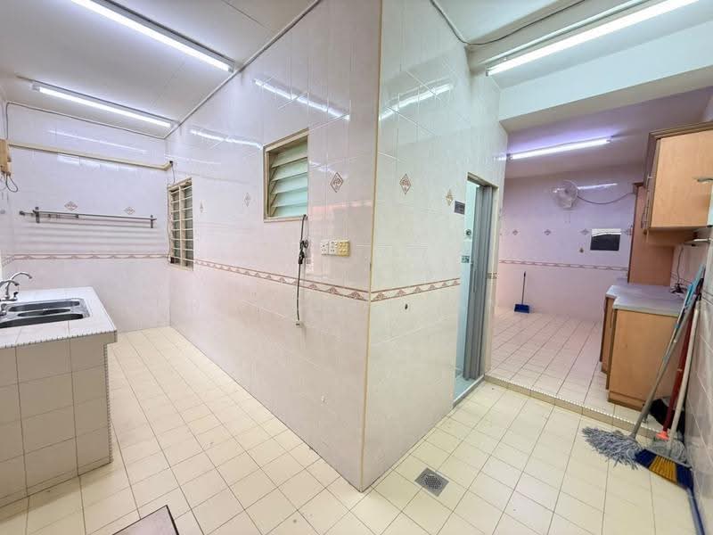 Terraced House for Sale in Taman Muzaffar Heights (Bukit Katil) - Ramona Tan - Kitchen - PropertyGuru.com.my