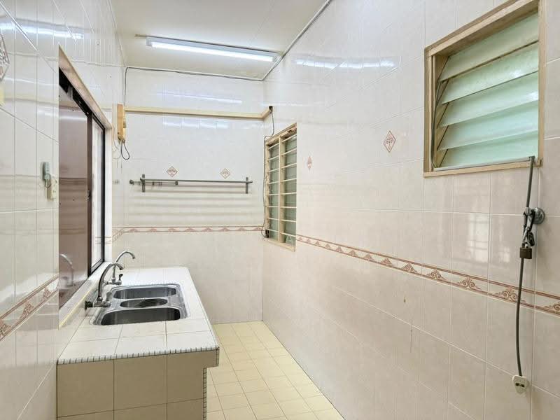 Terraced House for Sale in Taman Muzaffar Heights (Bukit Katil) - Ramona Tan - Kitchen - PropertyGuru.com.my