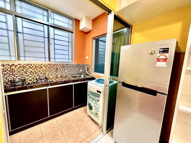 Kondominium untuk Dijual di OUG Parklane - Fazie Noor - Kitchen - PropertyGuru.com.my