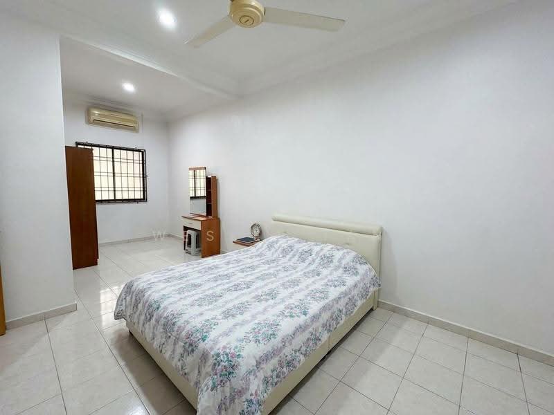 2-storey Terraced House for Sale in Taman Merdeka Jaya (Batu Berendam) - Wesley Tan - Bedroom - PropertyGuru.com.my