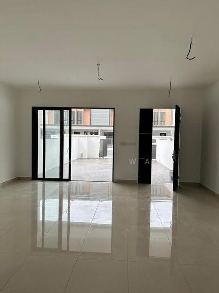 Rumah Teres 3-Tingkat untuk Dijual di Taman Puncak Jalil (Seri Kembangan) - Chloe Wai - Living Room - PropertyGuru.com.my