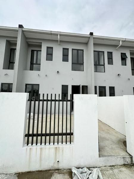 Rumah Teres 3-Tingkat untuk Dijual di Taman Puncak Jalil (Seri Kembangan) - Chloe Wai - Exterior - PropertyGuru.com.my
