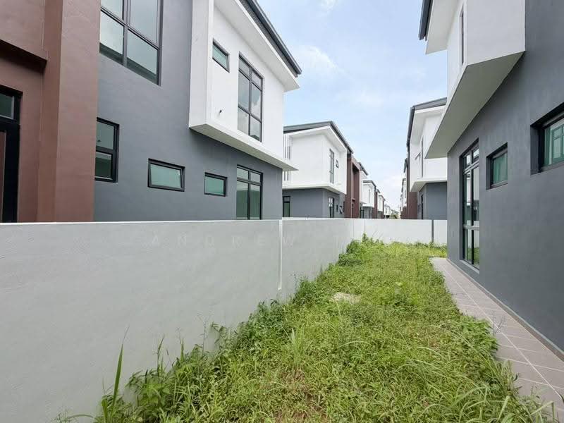 Semi-Detached House for Sale in Taman Gaya (Ulu Tiram) - Andrew Teo - Exterior - PropertyGuru.com.my
