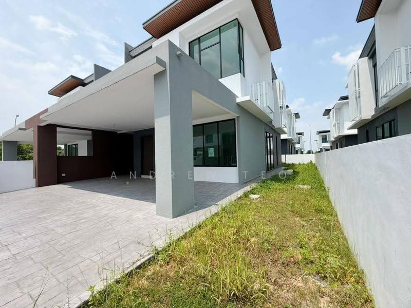 Semi-Detached House for Sale in Taman Gaya (Ulu Tiram) - Andrew Teo - Exterior - PropertyGuru.com.my