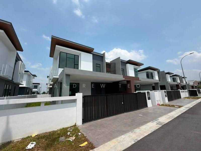 Semi-Detached House for Sale in Taman Gaya (Ulu Tiram) - Andrew Teo - Exterior - PropertyGuru.com.my