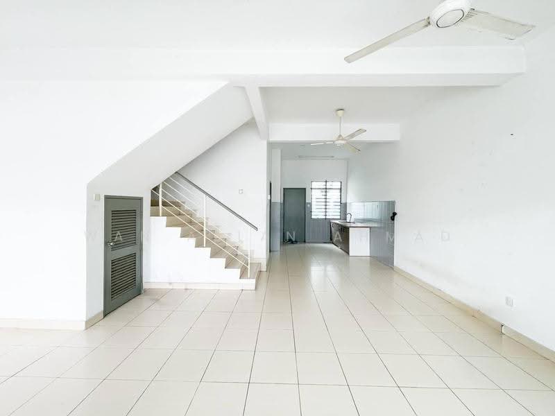 Rumah Teres 2-Tingkat untuk Dijual di Shah Alam (Selangor) - Wan Azlan Ahmad - Kitchen - PropertyGuru.com.my