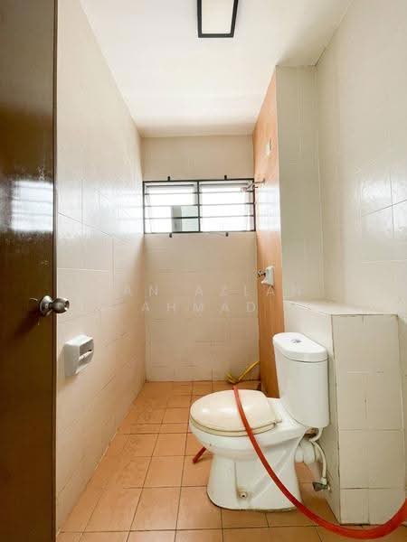 Rumah Teres 2-Tingkat untuk Dijual di Shah Alam (Selangor) - Wan Azlan Ahmad - Bathroom - PropertyGuru.com.my
