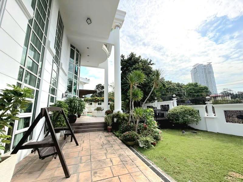 Bungalow House for Sale in Taman Stulang Laut (Johor Bahru) - Serene Low - PropertyGuru.com.my
