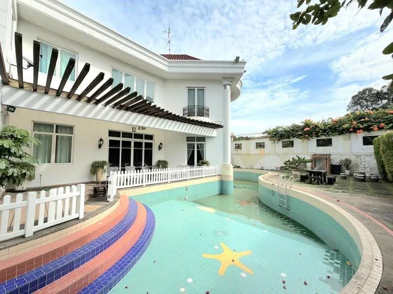 Bungalow House for Sale in Taman Stulang Laut (Johor Bahru) - Serene Low - PropertyGuru.com.my
