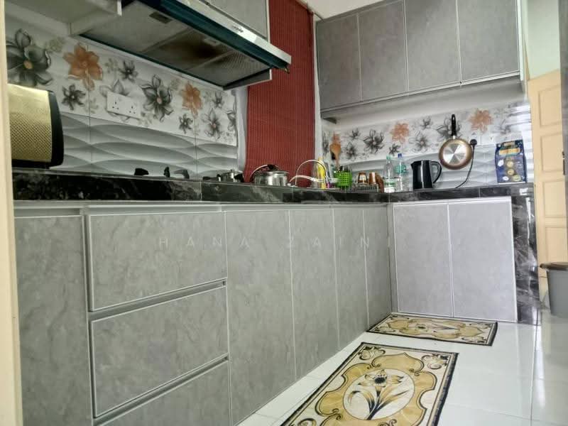 Rumah Bandar untuk Disewa di Senawang (Negeri Sembilan) - Hana Zaini - Kitchen - PropertyGuru.com.my