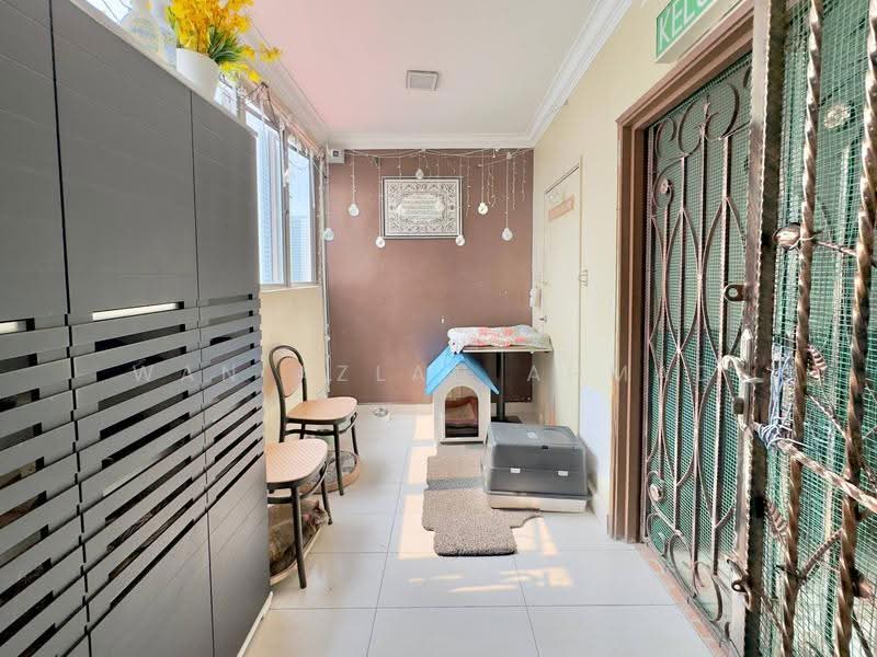 Condominium for Sale at Sri Suajaya Condominium - Wan Azlan Ahmad - Entrance - PropertyGuru.com.my
