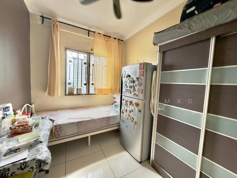 Condominium for Sale at Sri Suajaya Condominium - Wan Azlan Ahmad - Bedroom - PropertyGuru.com.my