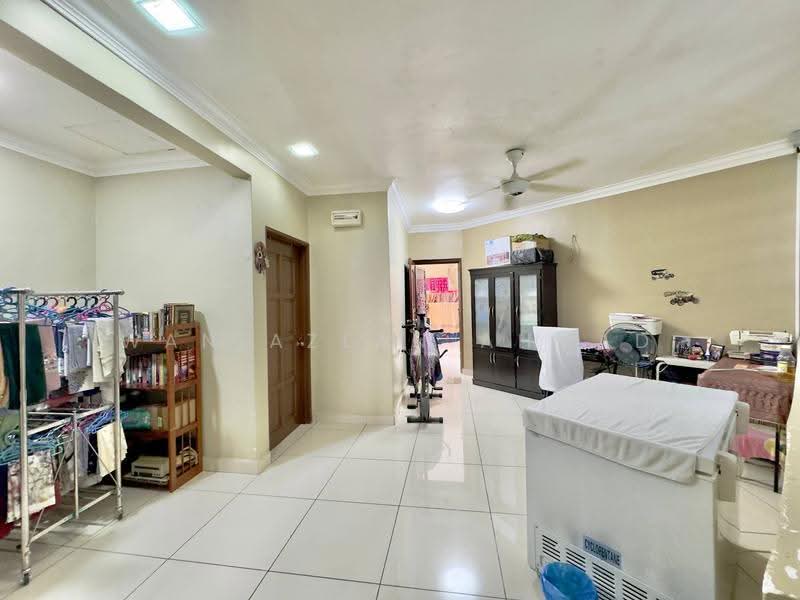 Condominium for Sale at Sri Suajaya Condominium - Wan Azlan Ahmad - Living Room - PropertyGuru.com.my