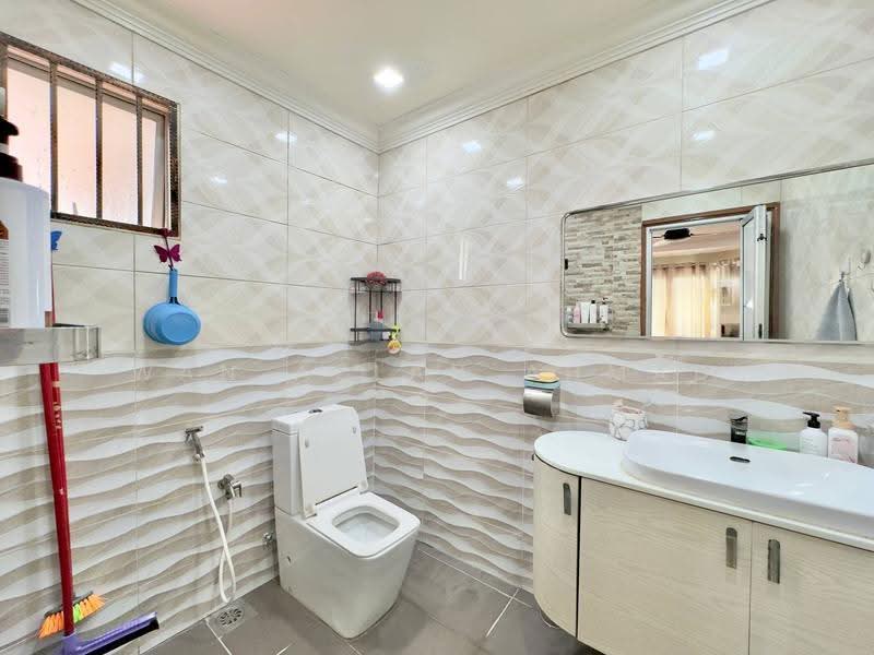 Condominium for Sale at Sri Suajaya Condominium - Wan Azlan Ahmad - Bathroom - PropertyGuru.com.my