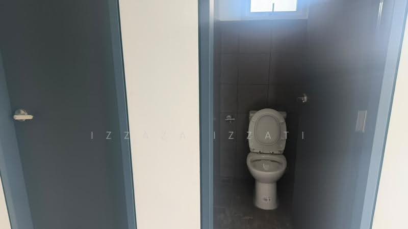 Shop / Office for Rent in Bandar Serenia (Dengkil) - Izzaza Izzati - Bathroom - PropertyGuru.com.my