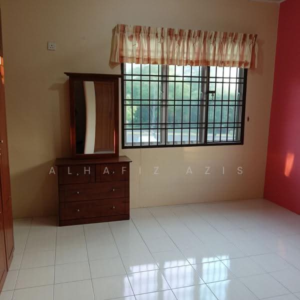 Rumah Teres 2-Tingkat untuk Dijual di Taman Nusa Damai (Pasir Gudang) - ALHAFIZ AZIS - Bedroom - PropertyGuru.com.my