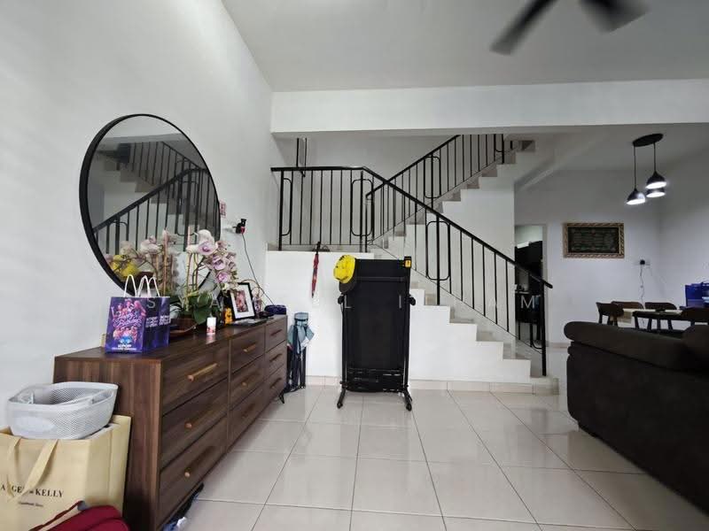 Rumah Teres 2-Tingkat untuk Dijual di Shah Alam (Selangor) - Syamsul Ilham - Living Room - PropertyGuru.com.my