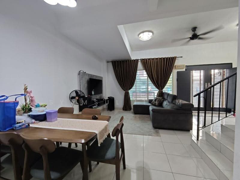 Rumah Teres 2-Tingkat untuk Dijual di Shah Alam (Selangor) - Syamsul Ilham - Living Room - PropertyGuru.com.my