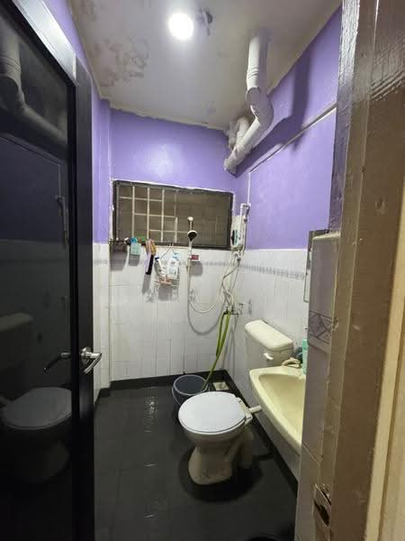 Condominium for Sale at Selesa Puteri Condominium - Stefan Yu - Bathroom - PropertyGuru.com.my