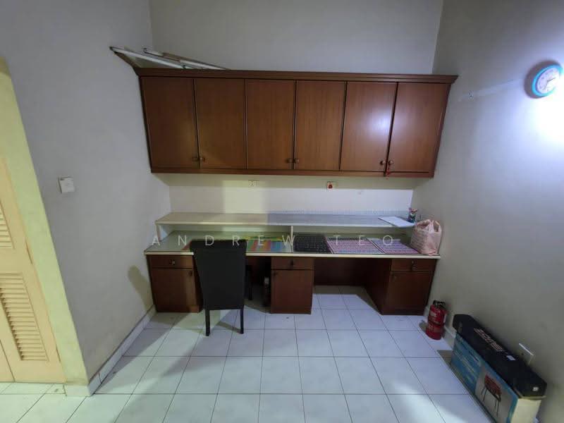 1-storey Terraced House for Sale in Taman Molek (Johor Bahru) - Andrew Teo - Study - PropertyGuru.com.my