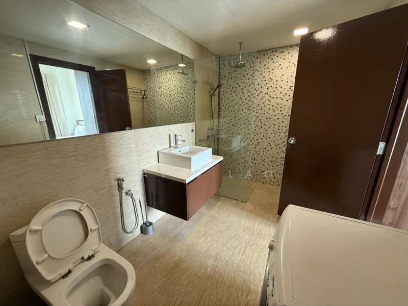 Kediaman Servis untuk Disewa di Regalia Residence - David Lao - Bathroom - PropertyGuru.com.my