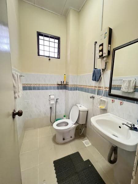 2-storey Terraced House for Sale in Seksyen 11 (Kota Damansara) - Esther Lim - Bathroom - PropertyGuru.com.my