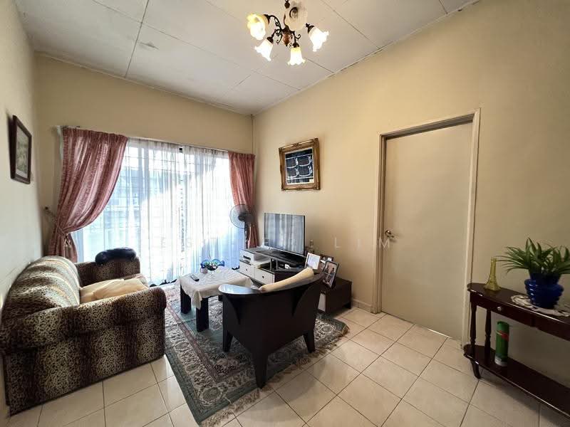 2-storey Terraced House for Sale in Seksyen 11 (Kota Damansara) - Esther Lim - Living Room - PropertyGuru.com.my