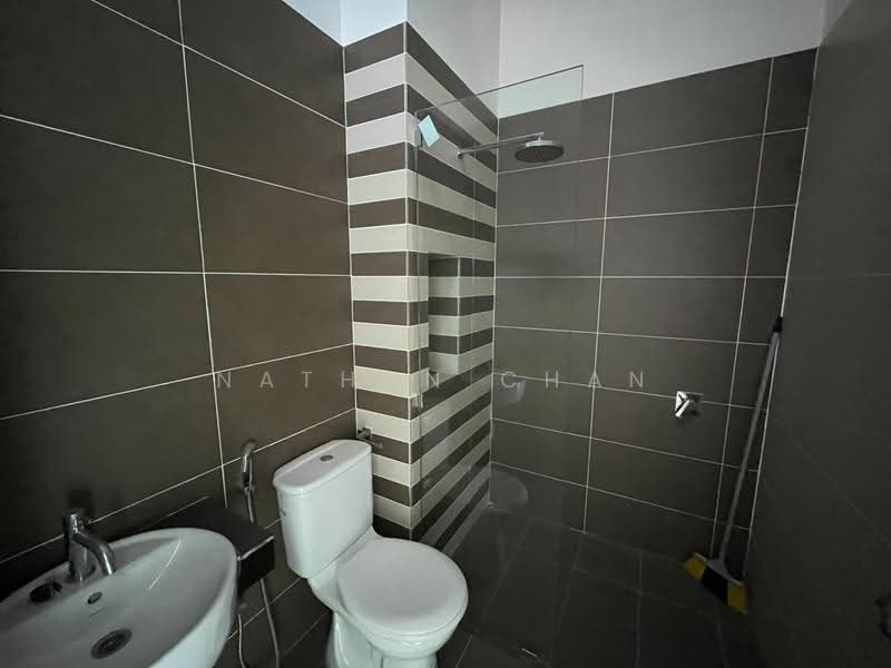 2-storey Terraced House for Sale in Bandar Seri Alam (Masai) - Nathan Chan - Bathroom - PropertyGuru.com.my