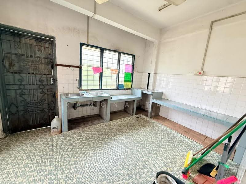 Bungalow House for Rent in Klebang (Melaka) - Ramona Tan - Kitchen - PropertyGuru.com.my