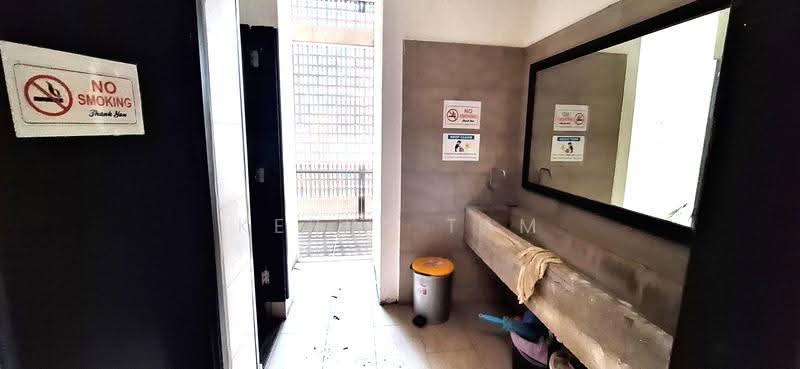 Pejabat untuk Disewa di Petaling Jaya (Selangor) - Kerry Tam - Bathroom - PropertyGuru.com.my