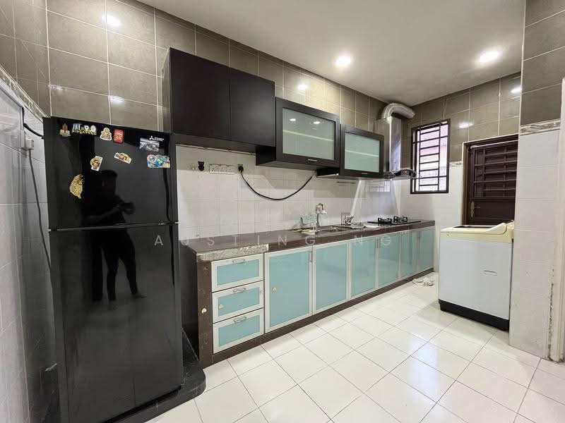 Rumah Teres 1-Tingkat untuk Disewa di Bandar Putra Kulai (Kulai) - Austing Ng - Kitchen - PropertyGuru.com.my