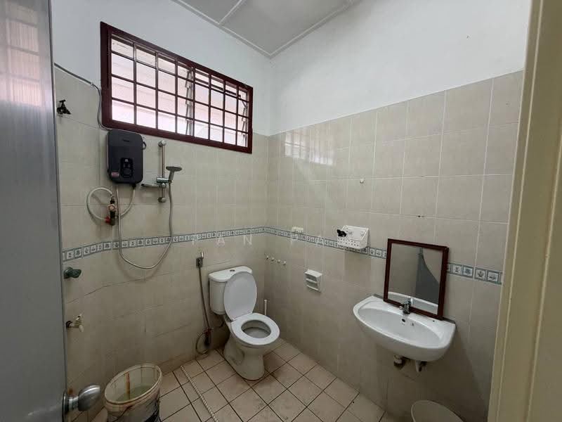 Rumah Teres 1-Tingkat untuk Disewa di Taman Impian Emas (Skudai) - Pan Pan - Bathroom - PropertyGuru.com.my