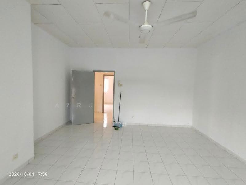 Rumah Teres 2-Tingkat untuk Dijual di Taman Bandar Senawang (Senawang) - Azrul Othman - Living Room - PropertyGuru.com.my