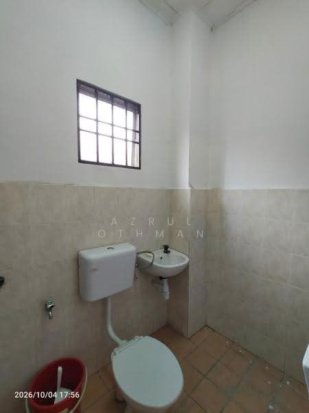 Rumah Teres 2-Tingkat untuk Dijual di Taman Bandar Senawang (Senawang) - Azrul Othman - Bathroom - PropertyGuru.com.my