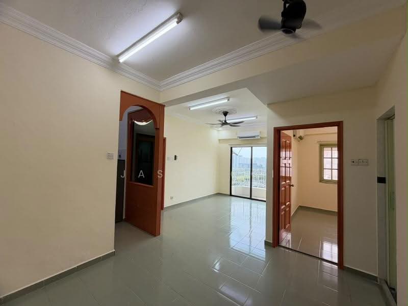 Condominium for Rent at Vista Condominium - Jason Ooi - Living Room - PropertyGuru.com.my