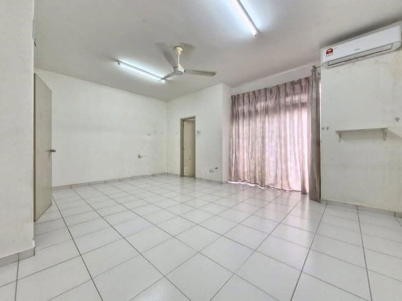 2-storey Terraced House for Sale in Taman Desa Tebrau (Tebrau) - Andrew Teo - Living Room - PropertyGuru.com.my