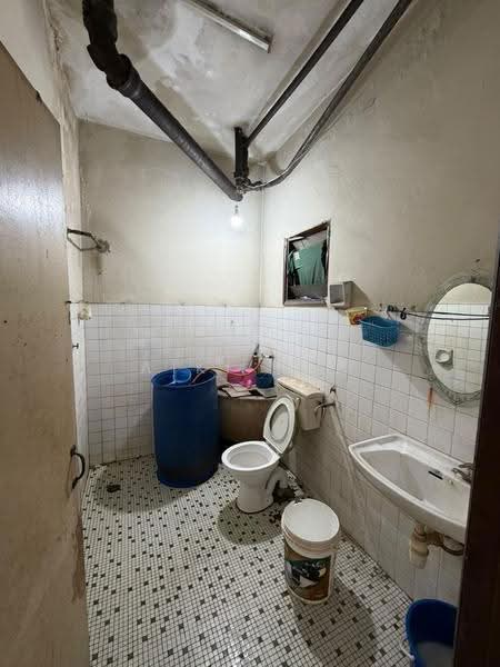 Rumah Teres 2-Tingkat untuk Dijual di Taman Wahyu (Batu Caves) - Aiki Yap - Bathroom - PropertyGuru.com.my