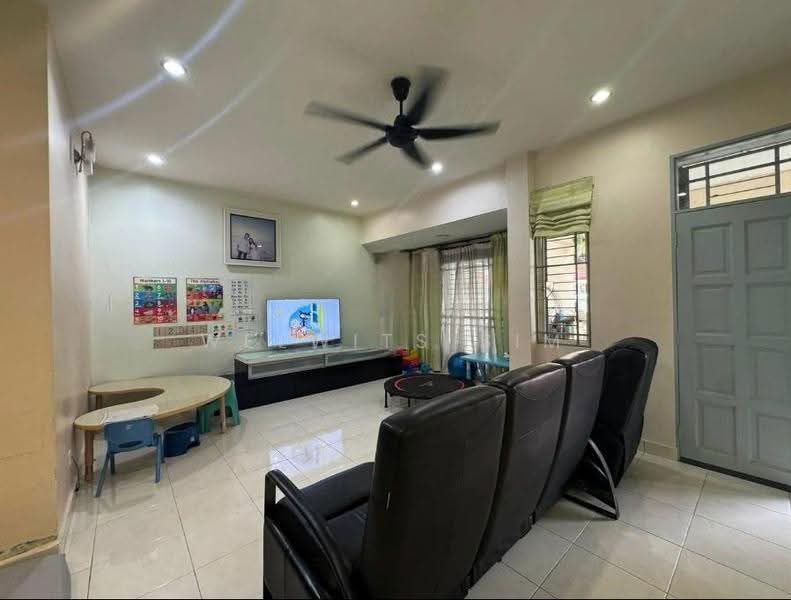 2-storey Terraced House for Sale in Taman Kenari (Sungai Ara) - Welwits Sim - Living Room - PropertyGuru.com.my