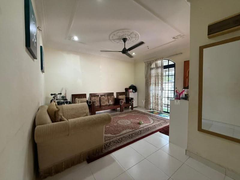2-storey Terraced House for Sale in Seksyen 7 (Shah Alam) - Mohd Adryzam - Living Room - PropertyGuru.com.my