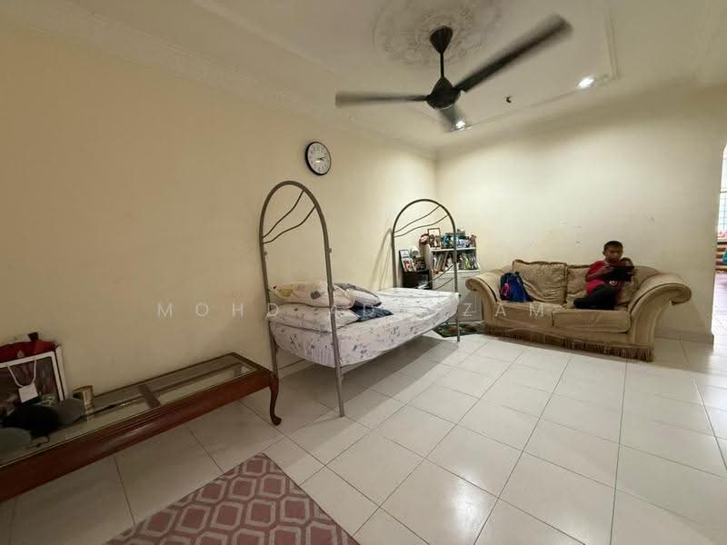 2-storey Terraced House for Sale in Seksyen 7 (Shah Alam) - Mohd Adryzam - Living Room - PropertyGuru.com.my