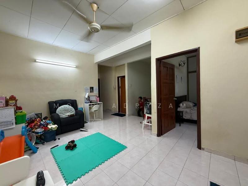 2-storey Terraced House for Sale in Seksyen 7 (Shah Alam) - Mohd Adryzam - Living Room - PropertyGuru.com.my