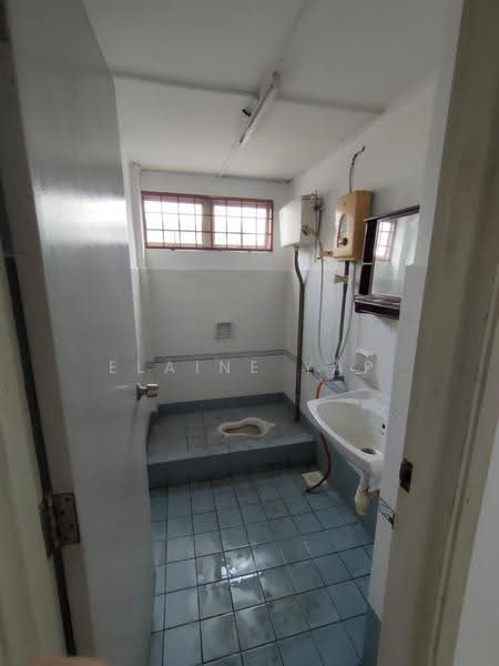 Pangsapuri untuk Dijual di Jasmine Court - Elaine Yap - Bathroom - PropertyGuru.com.my