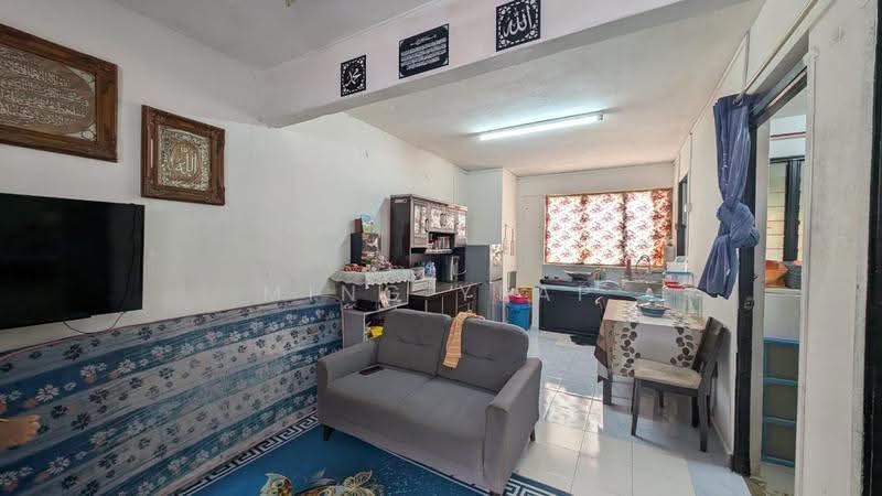 Flat for Sale at Flat Taman Ungku Tun Aminah - Ming Yeap - Living Room - PropertyGuru.com.my